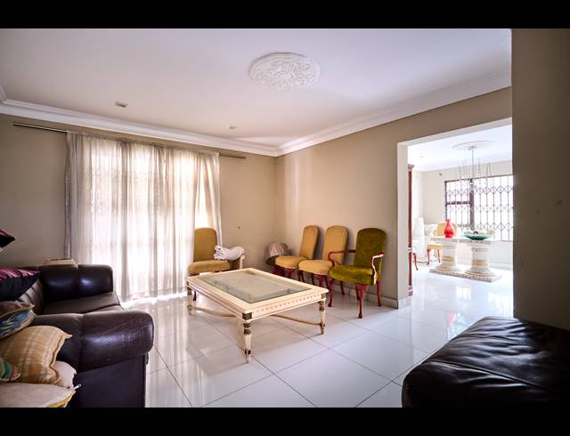 8 BEDROOM HOUSE FOR SALE IN NOORDWYK